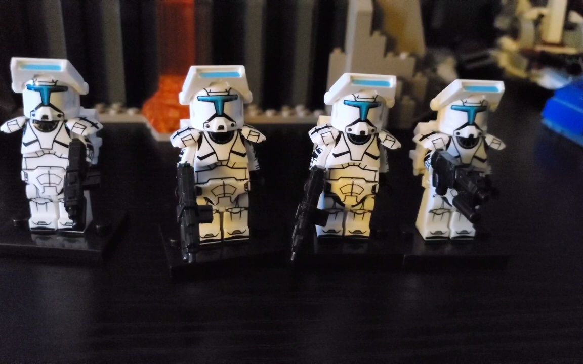 [图]国外YouTuber测国产的克隆人（还不错）I Bought a FAKE LEGO Star Wars Clone Army! (actually good)