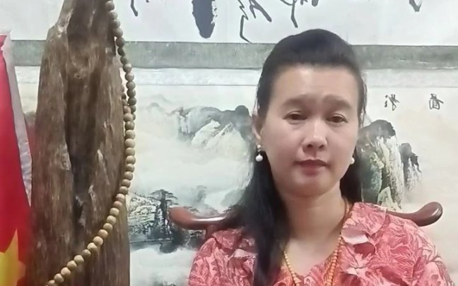 [图]越南古琴。北京古琴。 范氏金容古琴师。越南美女。中国北京古琴师。越南人与中国古琴结缘。越南美女爱上中国传统文化。联系学习古琴 13521237198.