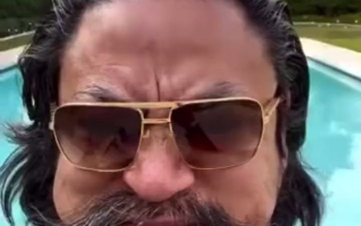 对泳池非常满意的威廉马