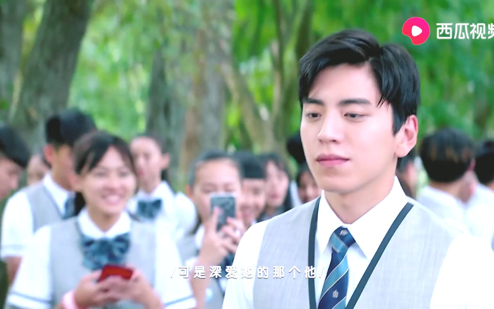 《一吻定情》:林允王大陆一吻定情,甜炸了