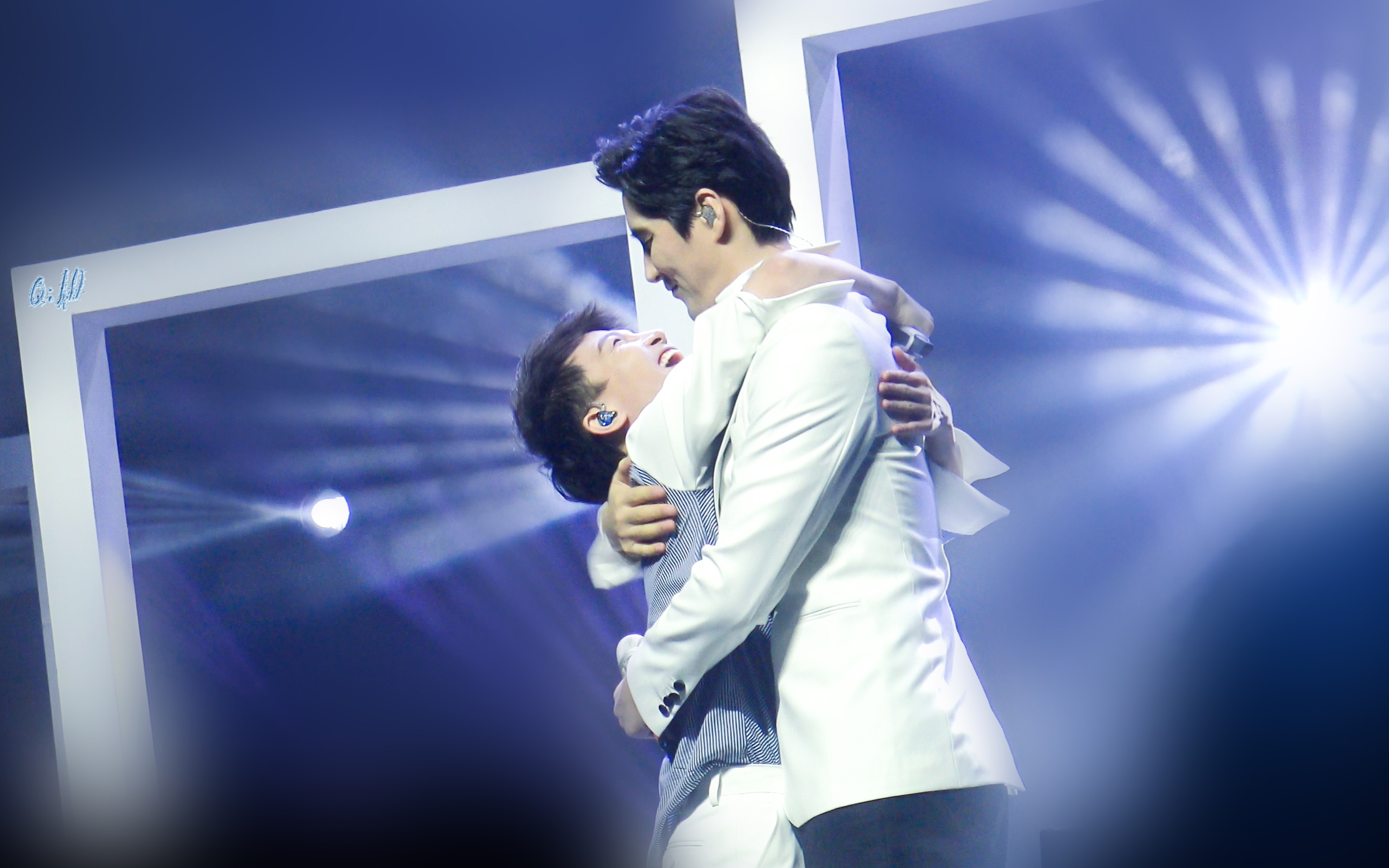 阿云嘎周深超甜混剪快收下这超大一颗糖