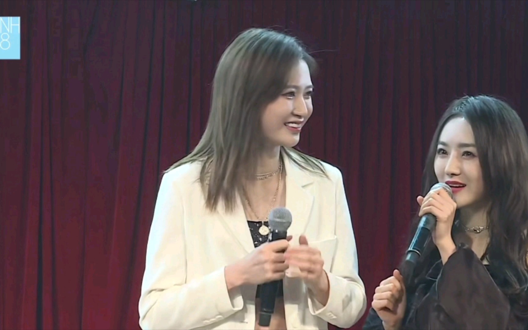 还是熟悉的耳背吴哲晗,枯萎(出轨),还是耐心给小五折解释的莫寒