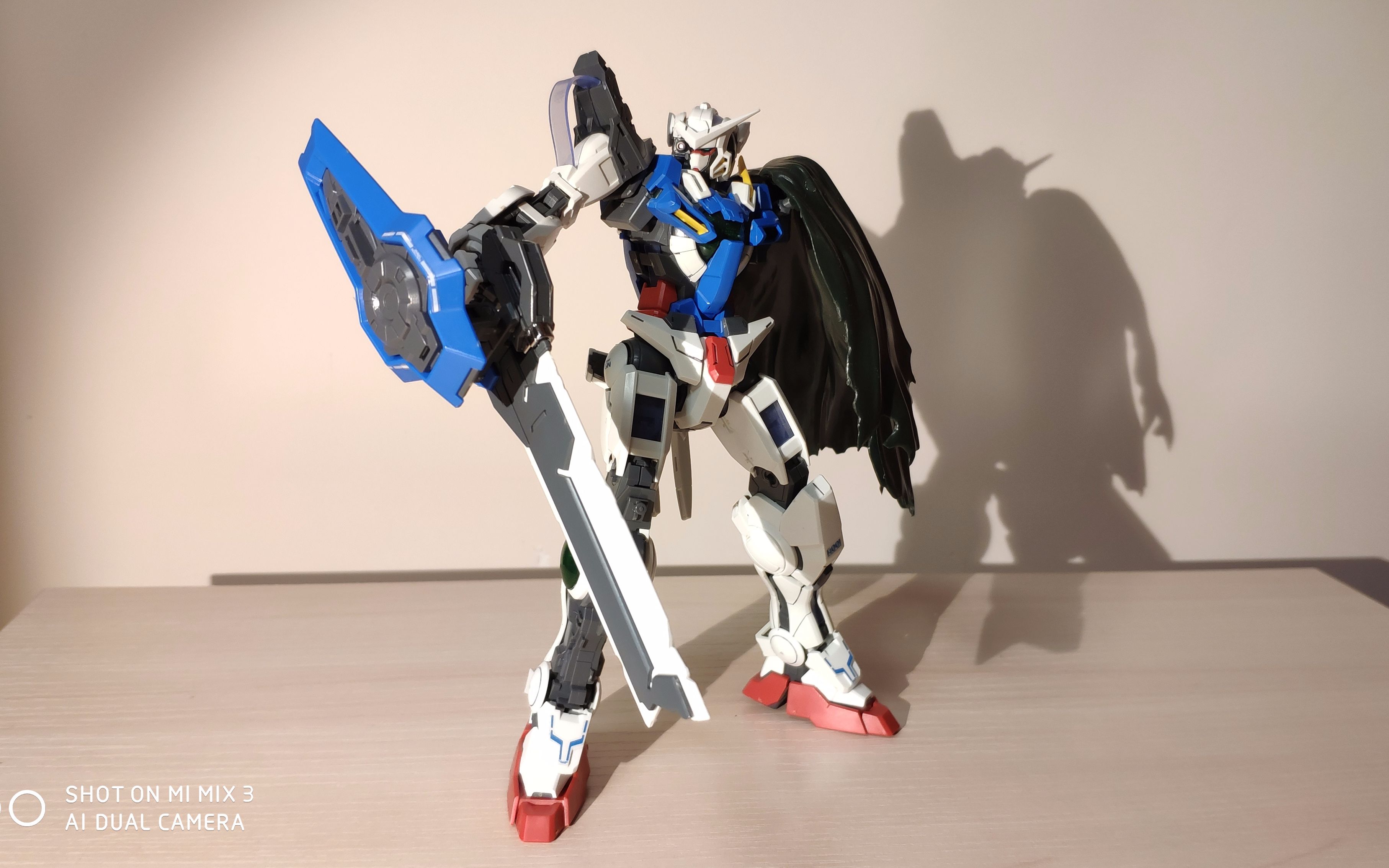 忙里偷闲玩高达我心中最烂的高达模型万代mg战损能天使高达模型介绍