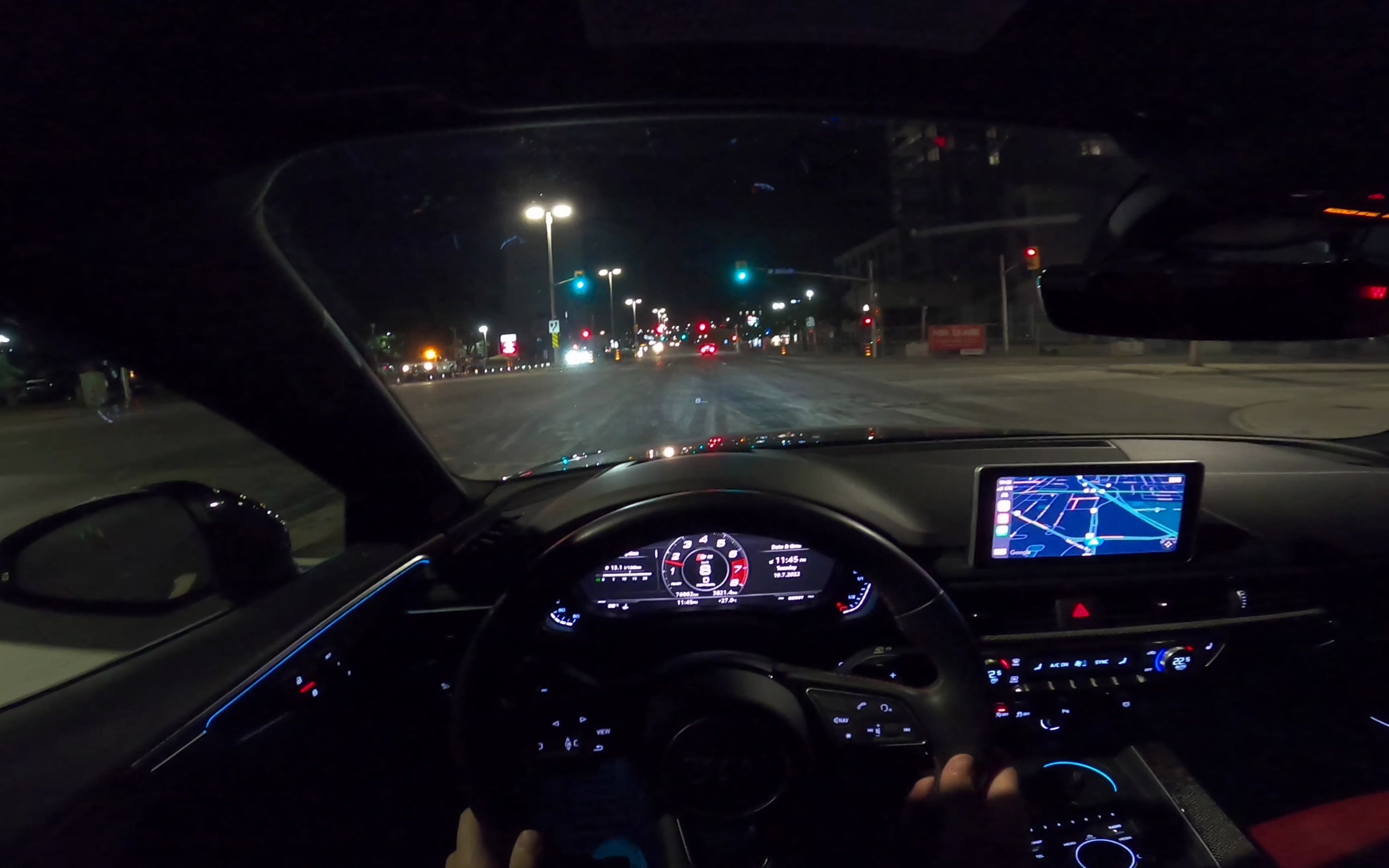 第一视角 趁半夜路上车少去跑跑街 with奥迪s5