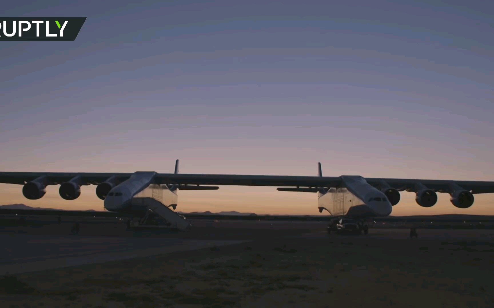 世界最大飞机同温层发射系统首飞成功1080p
