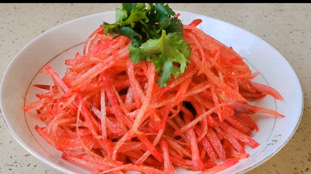 冰糖萝卜丝这样做,简单又好吃,酸甜脆爽