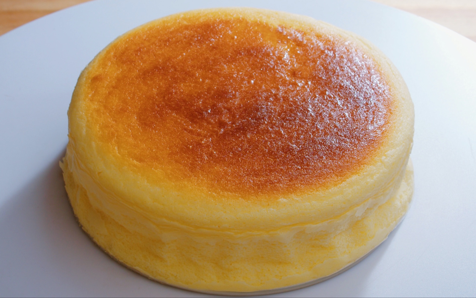 養樂多輕乳酪蛋糕（6吋、水波爐烘烤） by 心手作 烘焙坊 - 愛料理