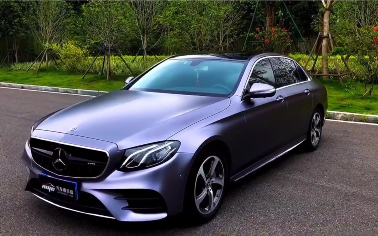 奔驰e300l改色贴膜,全车漆面战斗灰改色,杭州汽车改色贴膜施工