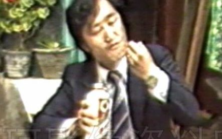 [图]80年代二道贩子表演制作“赛茅台”的绝技（滑稽）【1986年央视影像资料】相声《生财有道》