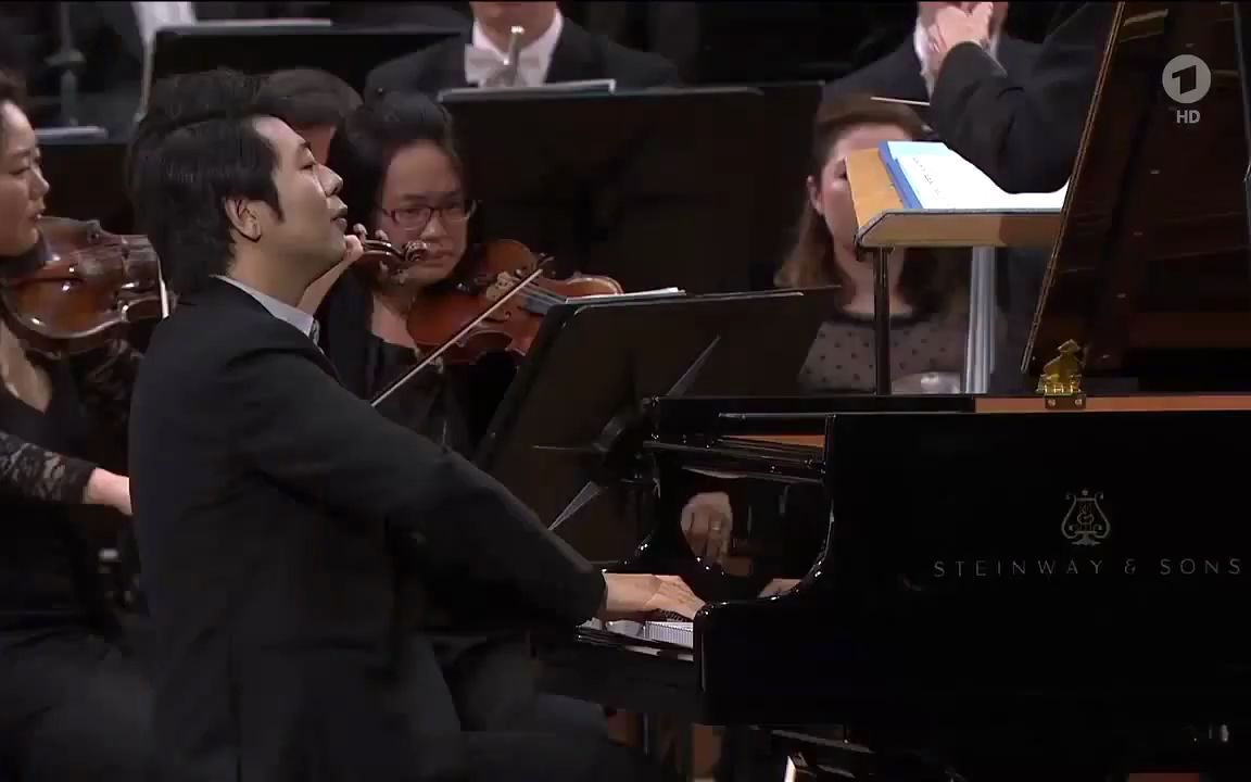 [图]超清  郎朗- Mozart  Piano Concerto No.21 K467【附曲谱】  同巴伐利亚交响乐团合作的莫扎特第21号钢琴协奏曲K467