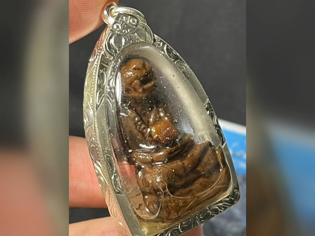 阿赞哇啦 佛历2545年(2002年)原版布周抱骨立尊 阿赞哇啦 (阿赞wala)