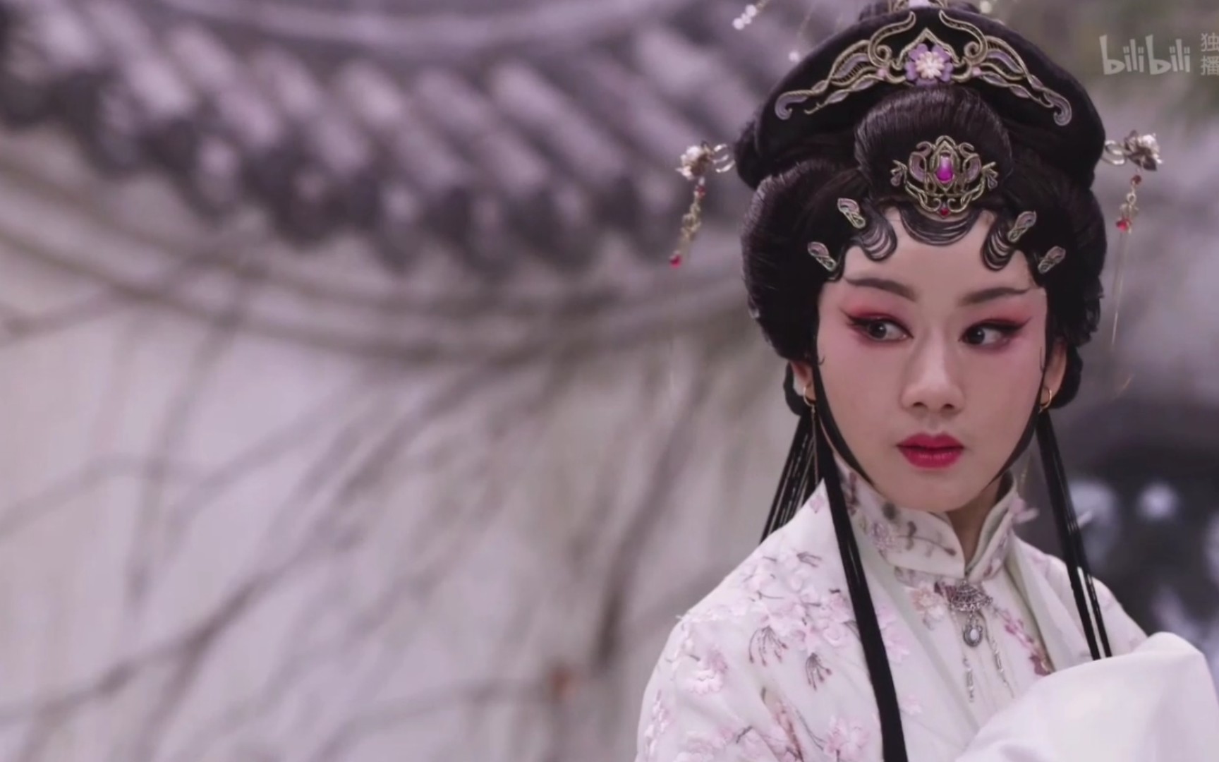 【白蛇传情】戏曲电影真的太美啦//特效也牛逼.大家快去看吖.