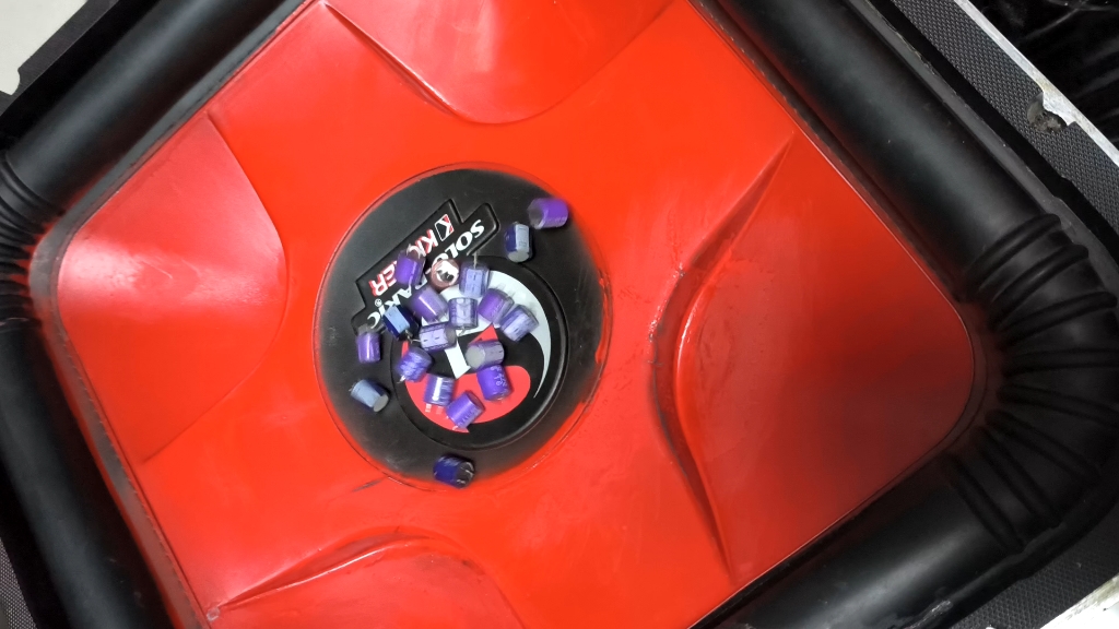 k牌低音炮的炸机,当年大几万的对标捷力旗舰的喇叭,现在只能给孩子当