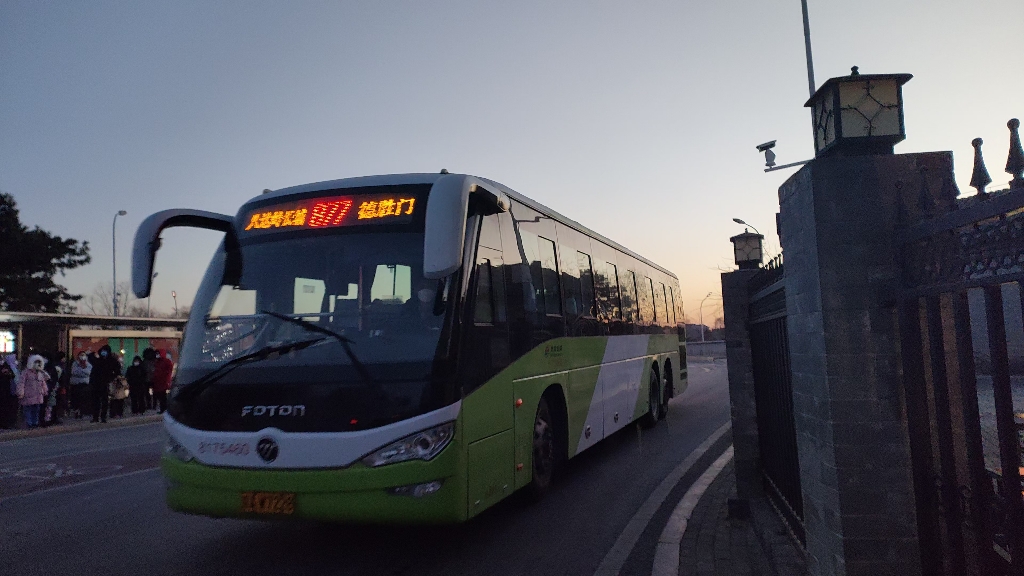 【临时加车】北京公交877路临时加车三轴虫过德胜门