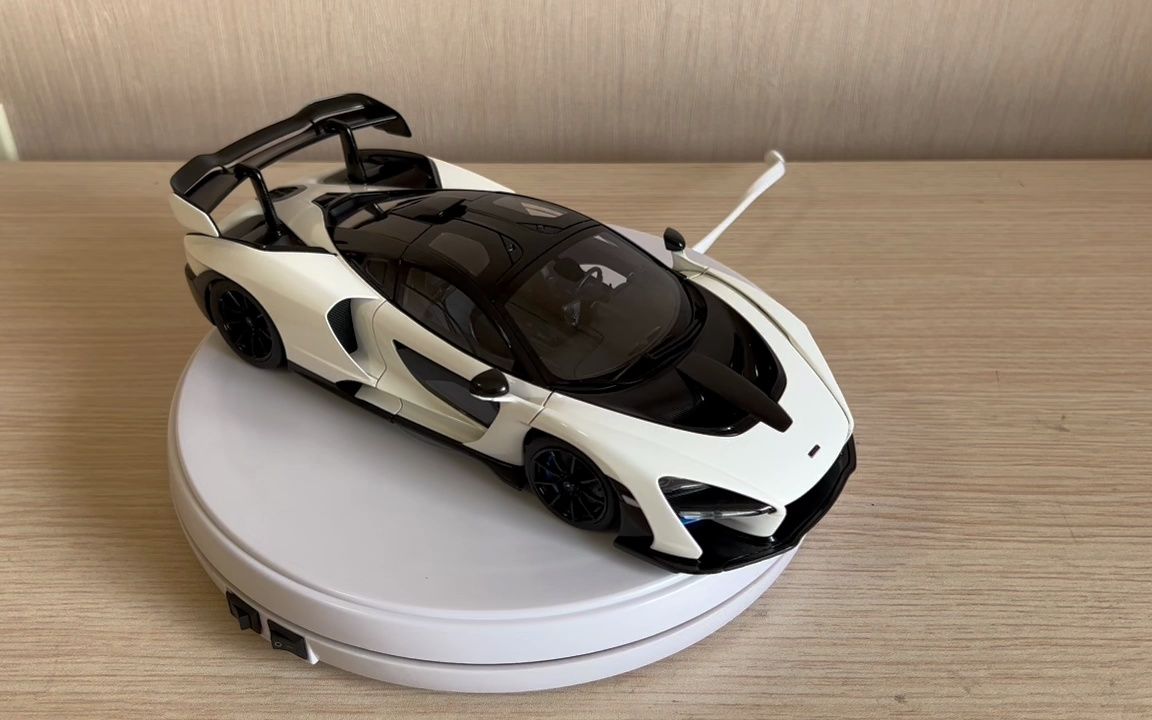 麦克拉伦senna 白色 autoart18