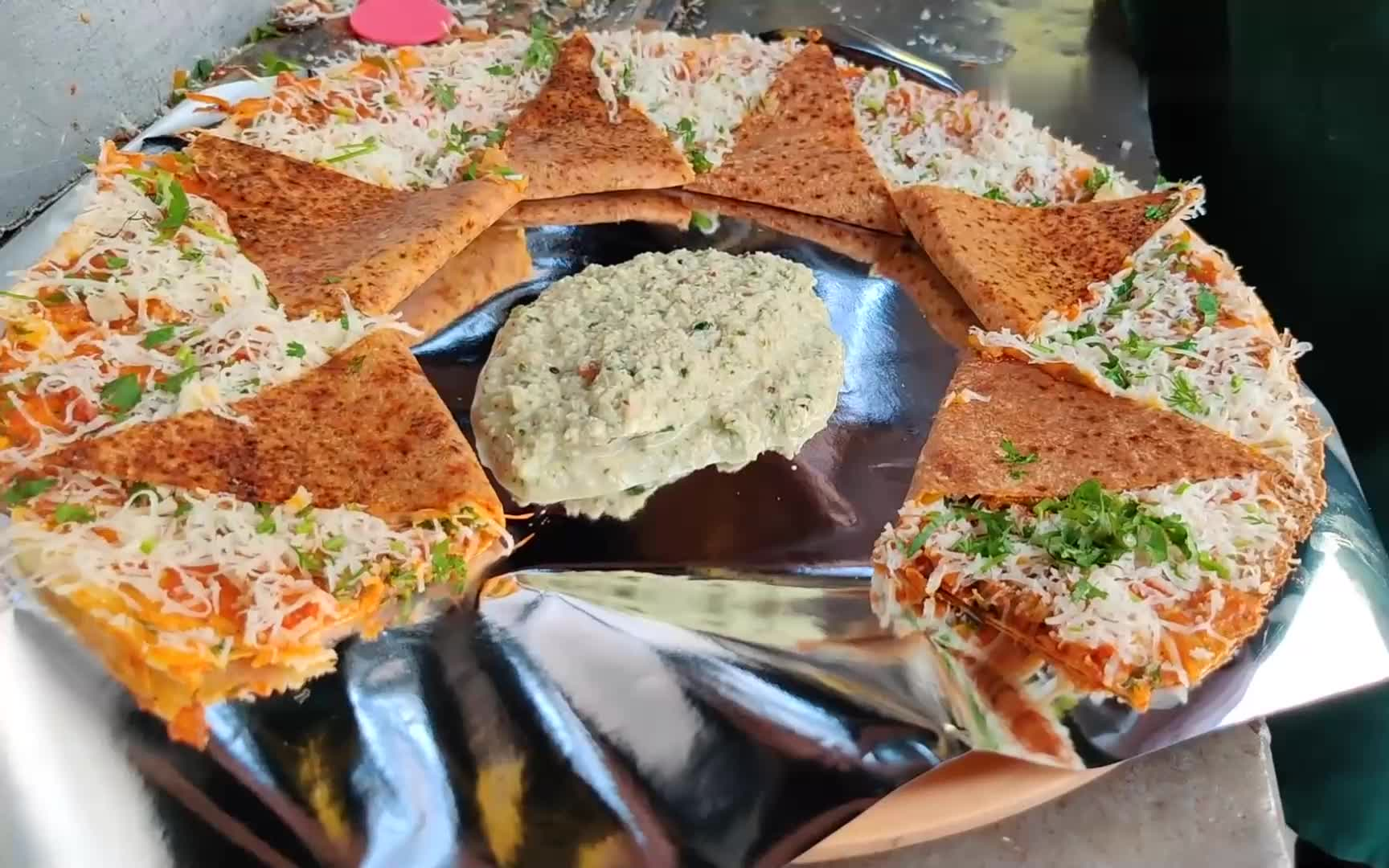 印度街头美食好看就是好饼摆盘很有食欲的芝士披萨