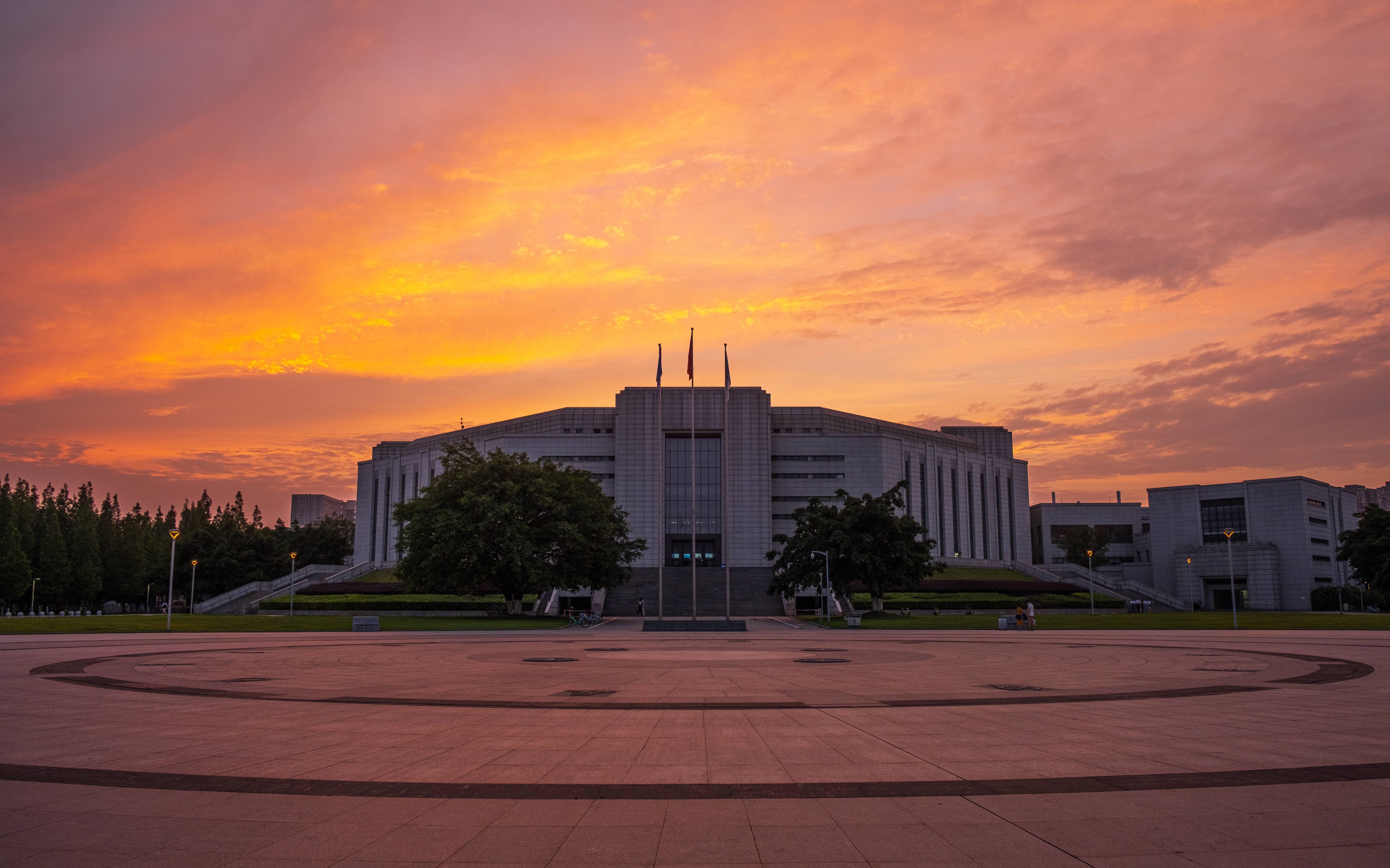 capsule-07 电子科技大学图书馆