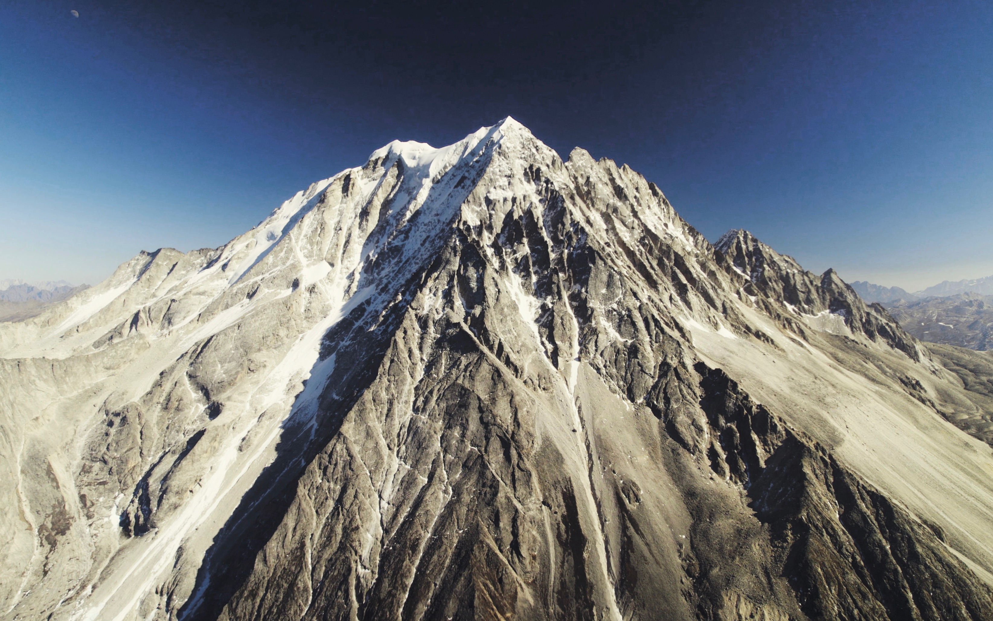 雅拉雪山 高清图片