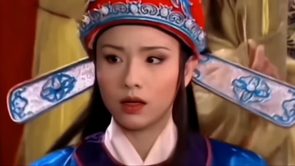 陈怡真老师无论女装还是男装真是惊艳到了我,而且陈怡真老师年轻时的