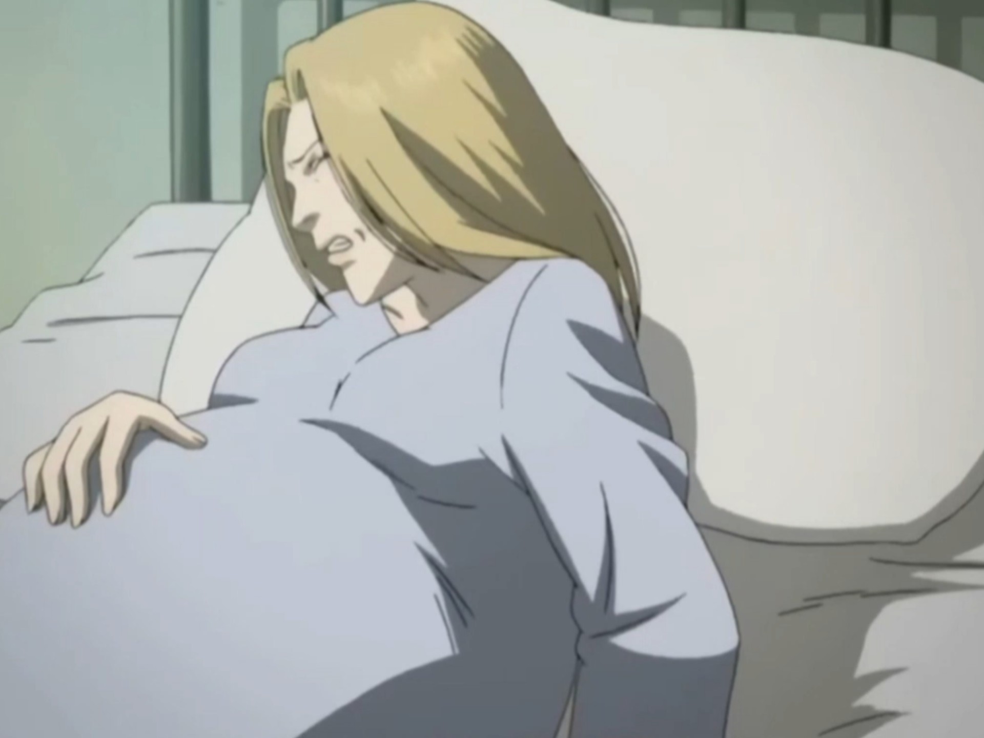 孕妇带着临盆的肚子从医院出逃