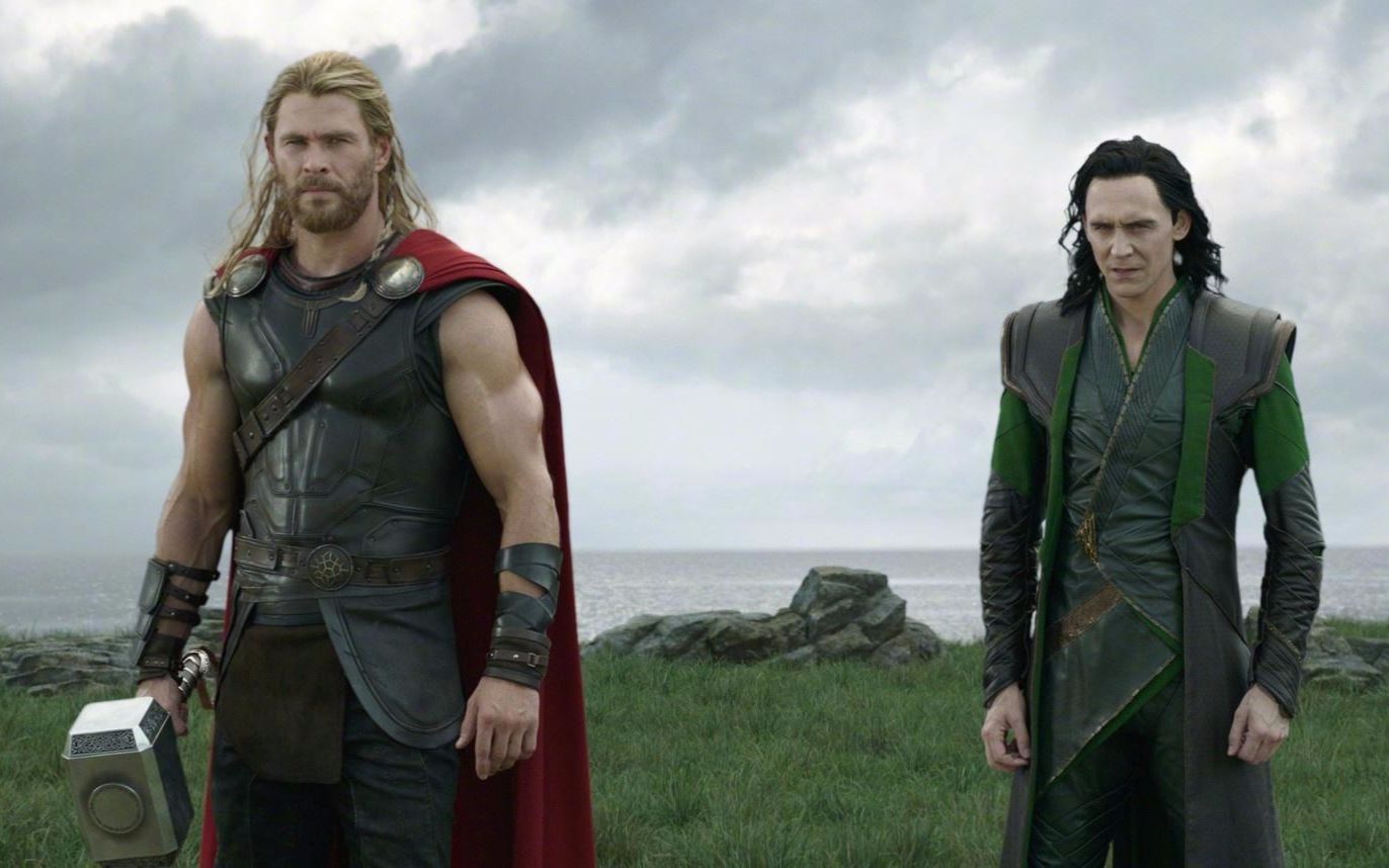 《雷神3:诸神黄昏》没了锤子的雷神风格转变得让人猝不及防