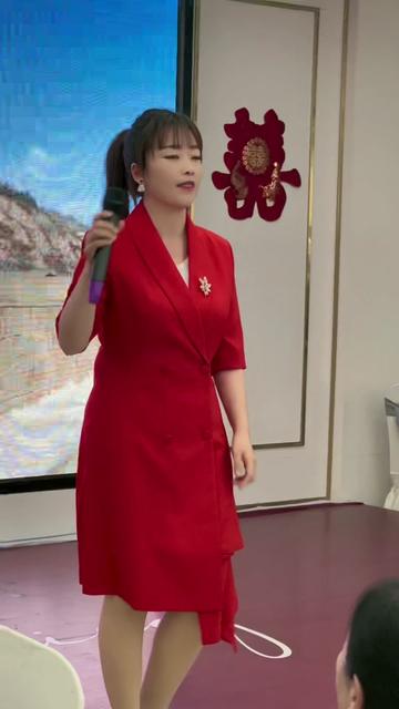 辽辽《军民大生产》最近辽辽这首歌真是太火97了… @草根歌手辽辽