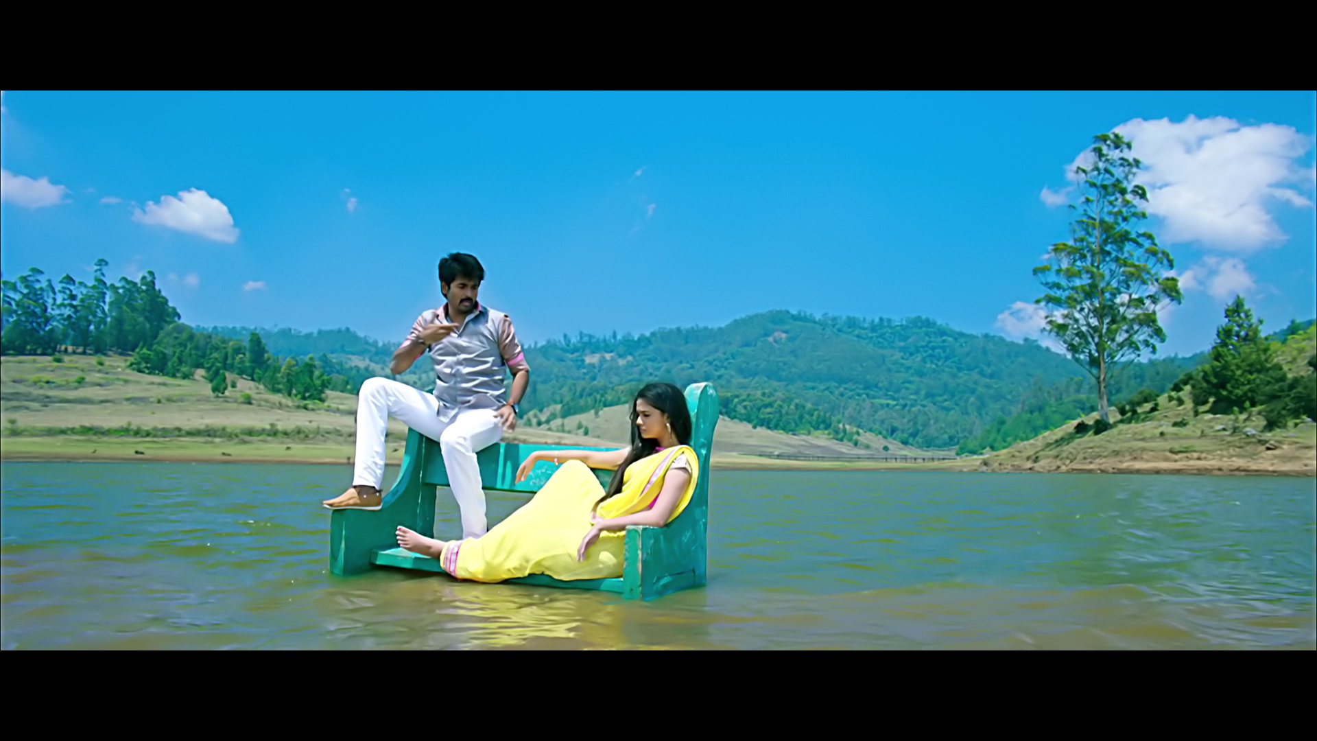 [图]Un Mele Oru Kannu (From "Rajinimurugan") - D. Imman&Jithin Raj&Mahalakshmi Iyer