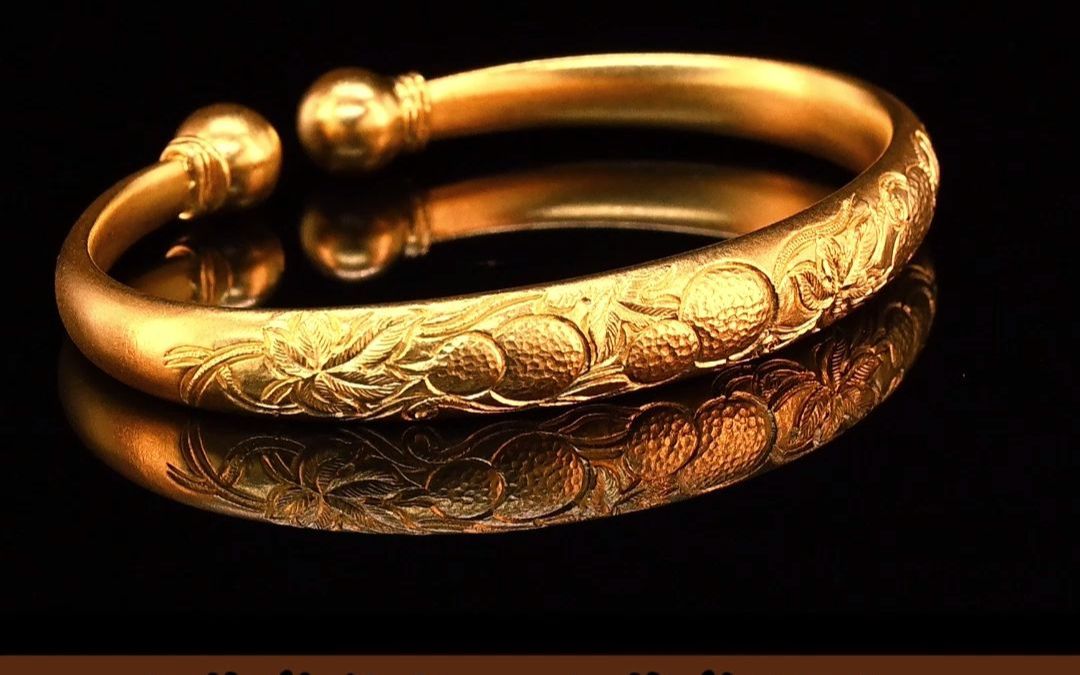 宫廷古法手工錾刻福禄延绵手镯