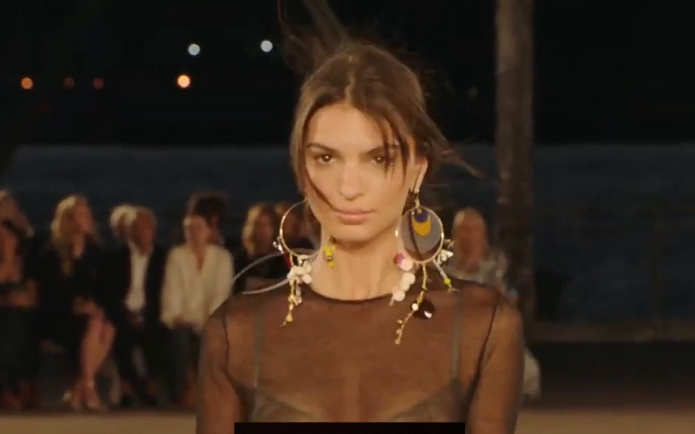 [图]Tory Burch SS23 | Emily Ratajkowski 真好看