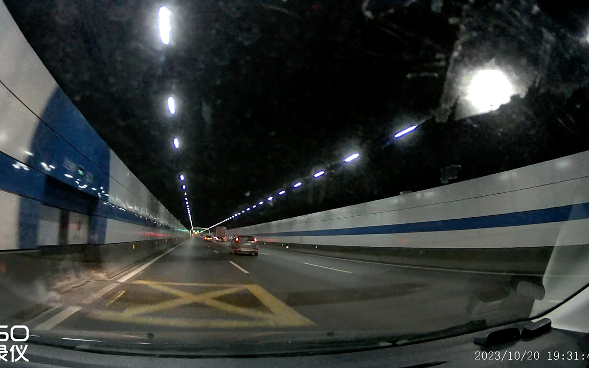 上海长江过江隧道一景