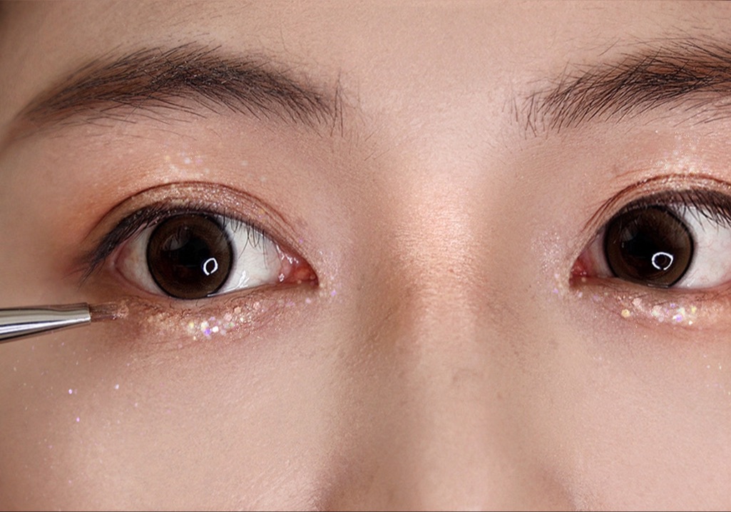 亮片眼影这样化!才会让你看起来漂亮3倍!