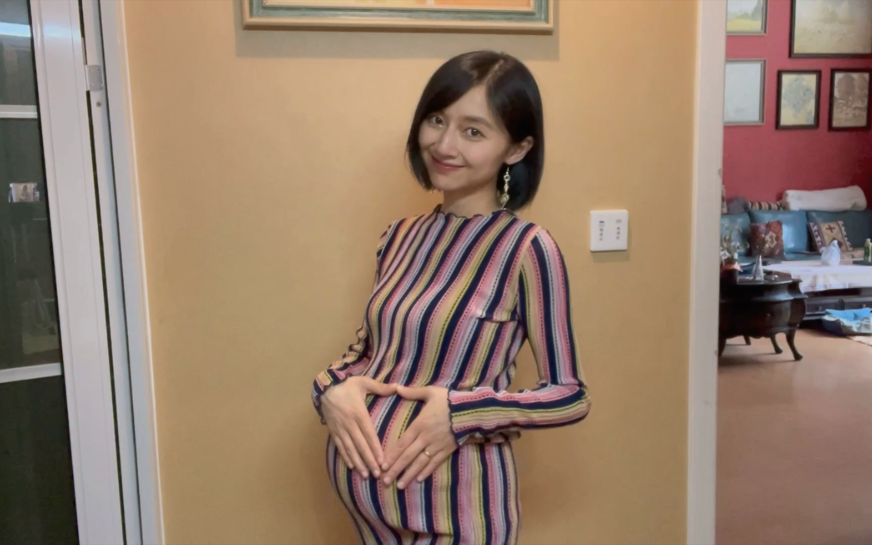 九个月孕妇肚子图片