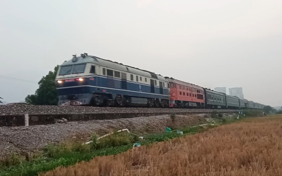 东风11-0371重联东风4bk-2523牵引k232次旅客列车经过广茂铁路k96 169