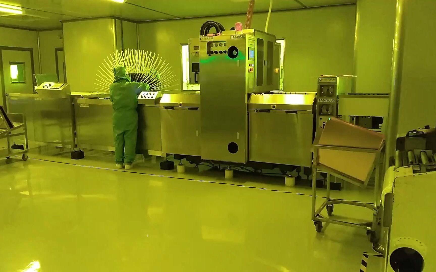 盲埋孔|汽车pcb|快速打样pcb厂家自动压膜机:自动贴膜,把干膜附着在铜