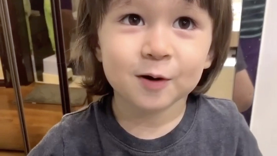 威廉五岁的韩国语和英语切换