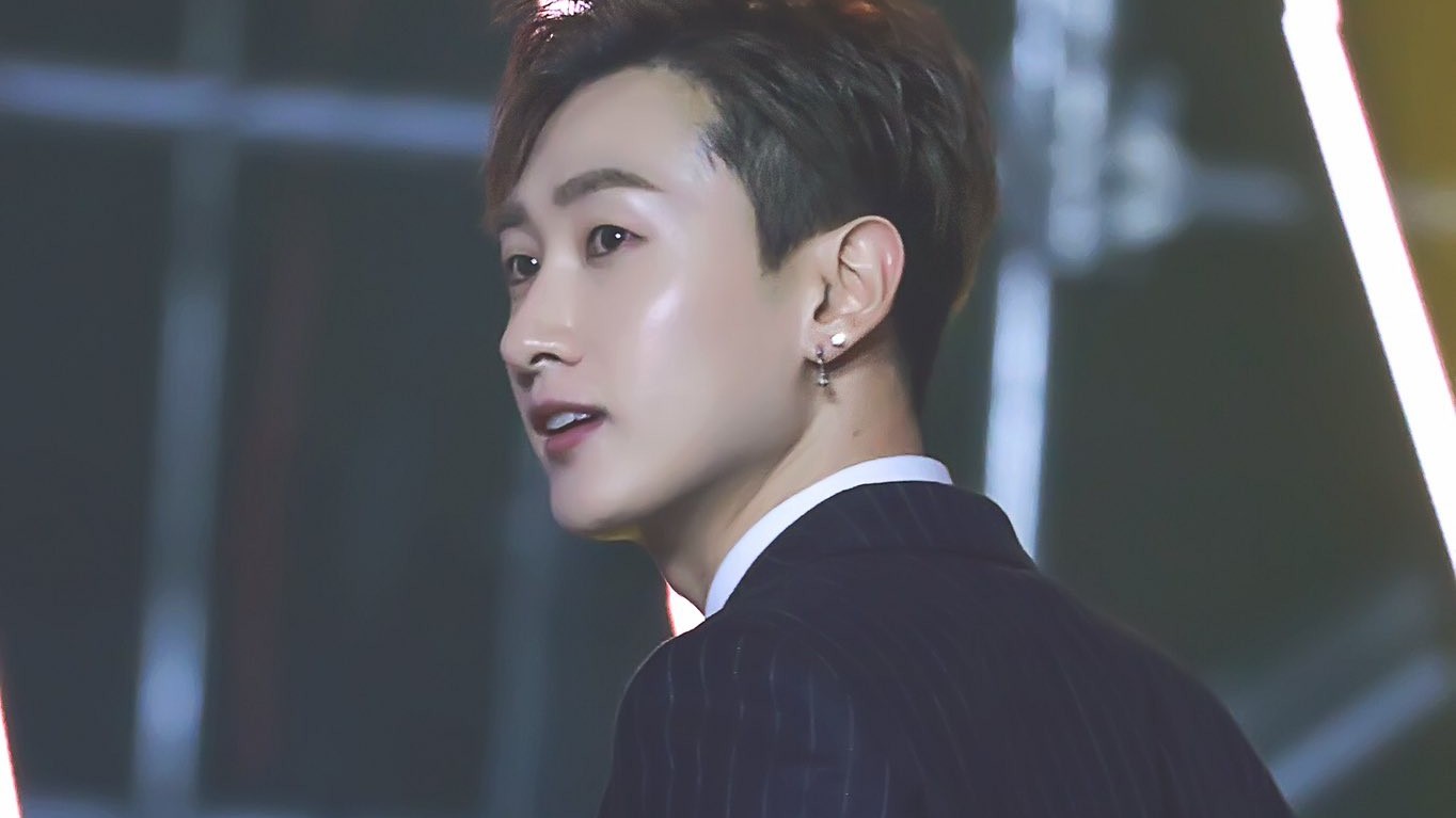 [福利个人向]可盐可甜李赫宰-->喜欢李总还是小盒子?