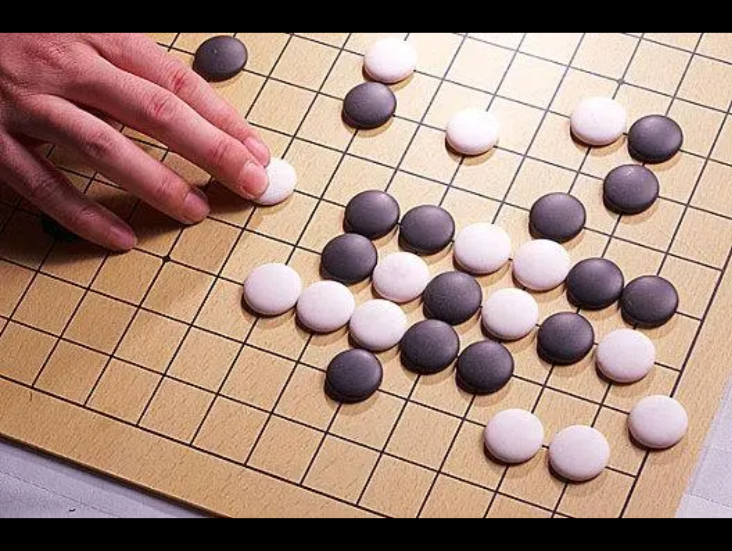 桌游棋牌整活挑战,下五子棋的技巧第五期
