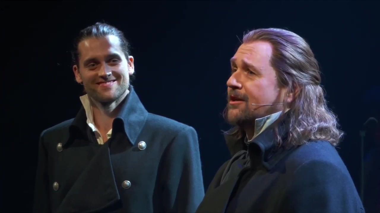 [图]"Stars" - Michael Ball and Bradley Jaden (Les Miserables)