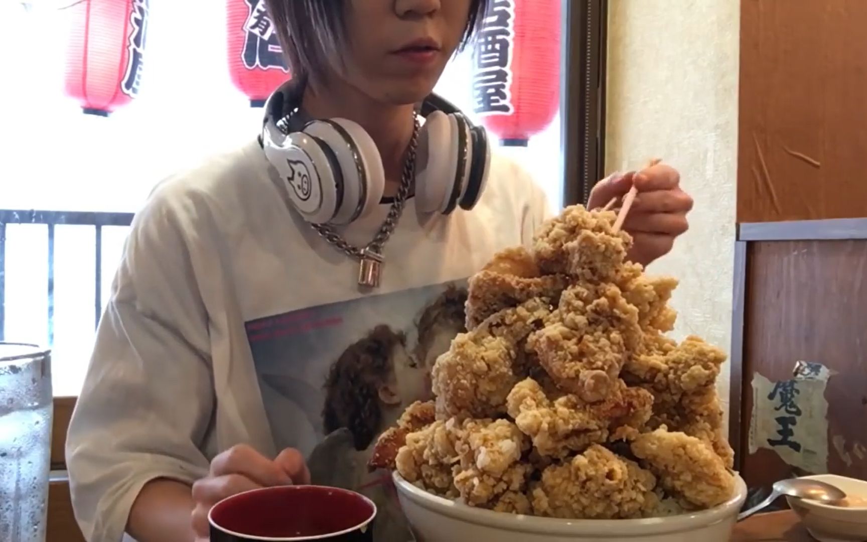 日本吃播drac02耳机小哥哥 巨大炸鸡碗!