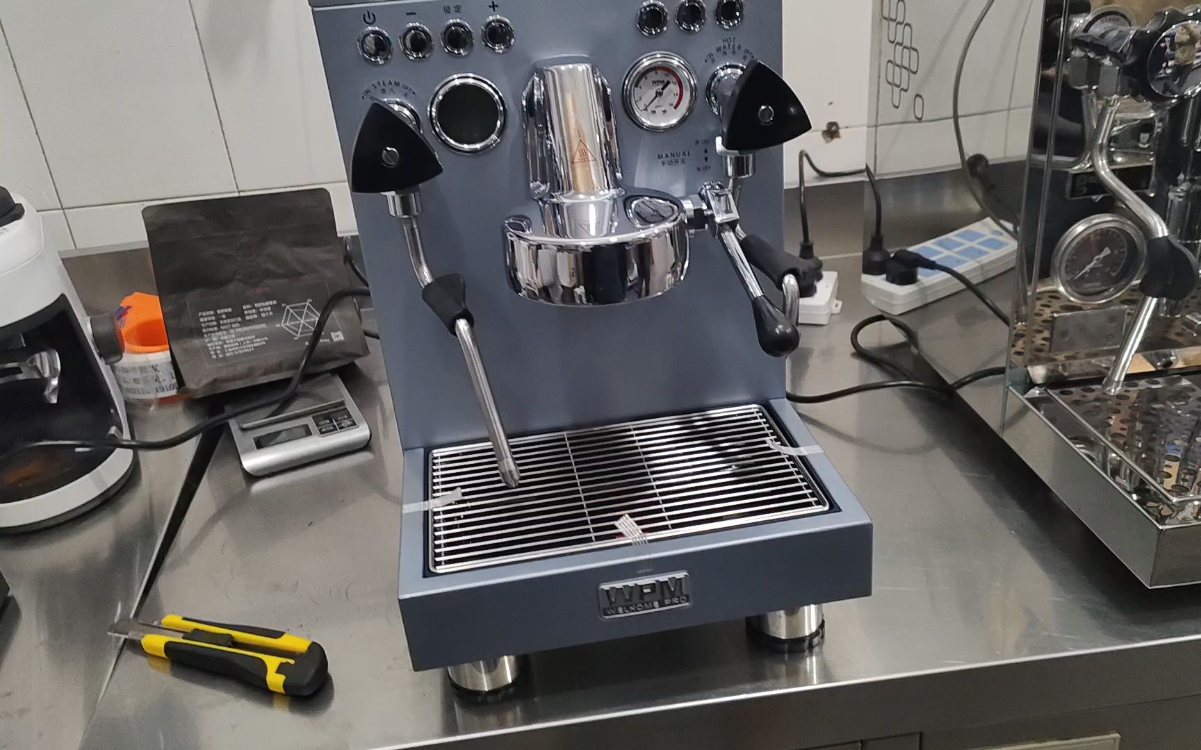 王贰瑰夏成都咖啡机专卖店lelitv3格米莱鹦鹉企鹅大正传奇白鹭wega