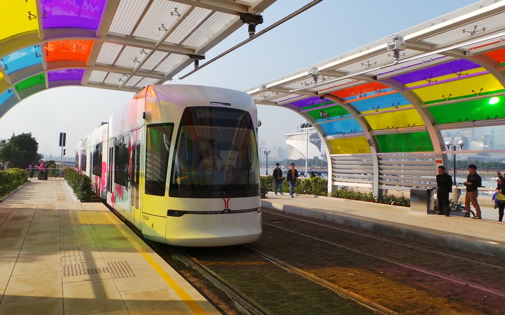 广州地铁——广州有轨电车 thz1广州塔方向 南风——广州塔区间左侧