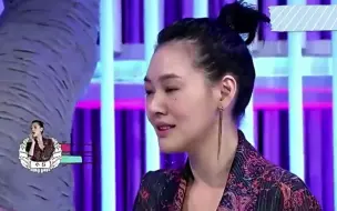 Tải video: 黄渤的嘴有多损？颁奖典礼一开口挨个调侃，逗得台下女星花枝乱颤