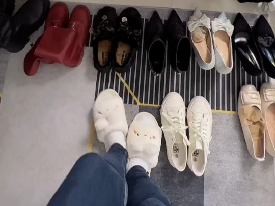 小学老师穿搭之帆布鞋白棉袜