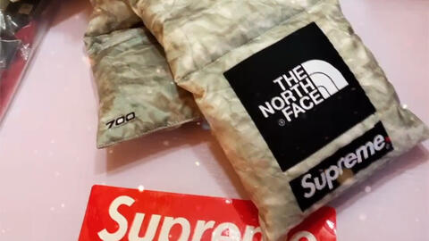 Supreme The North Face Paper Print 700-Fill Down Scarf 到店⭐️_哔