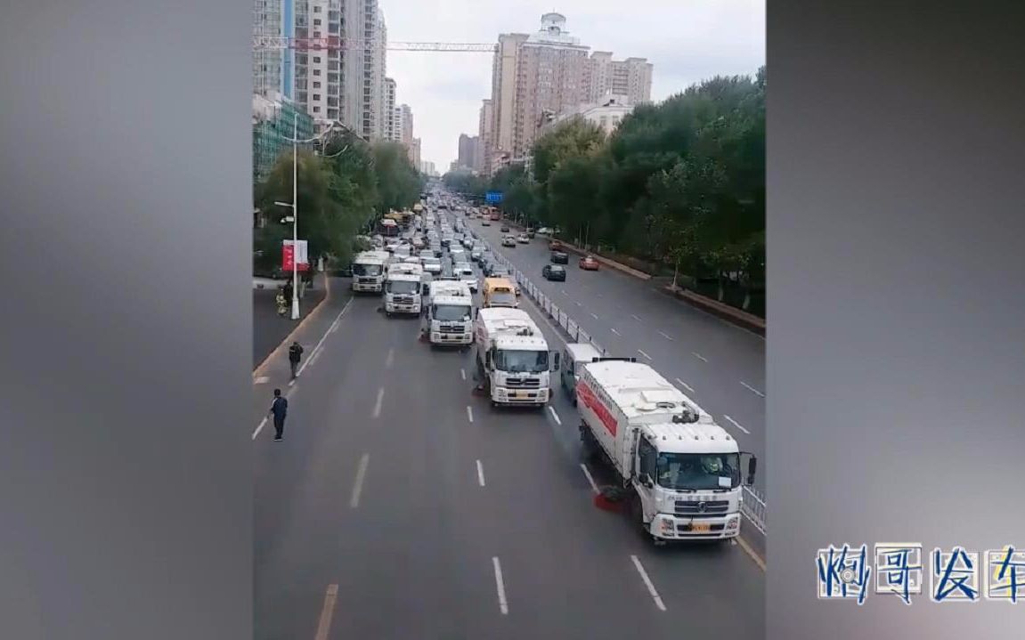 [图]还想着超车？路霸车队了解一下！