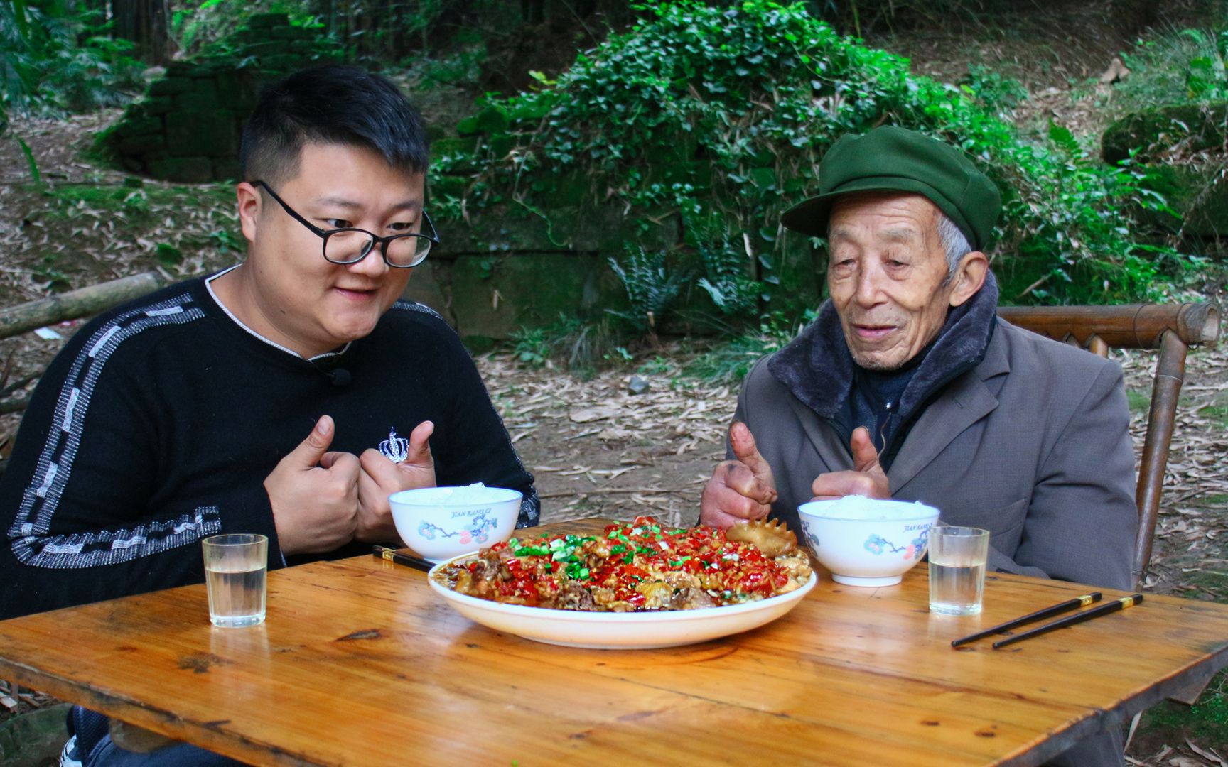 鸡肉还可以样吃,创新菜“剁椒鸡”教程来了,滑嫩爽口,香辣下饭哔哩哔哩bilibili