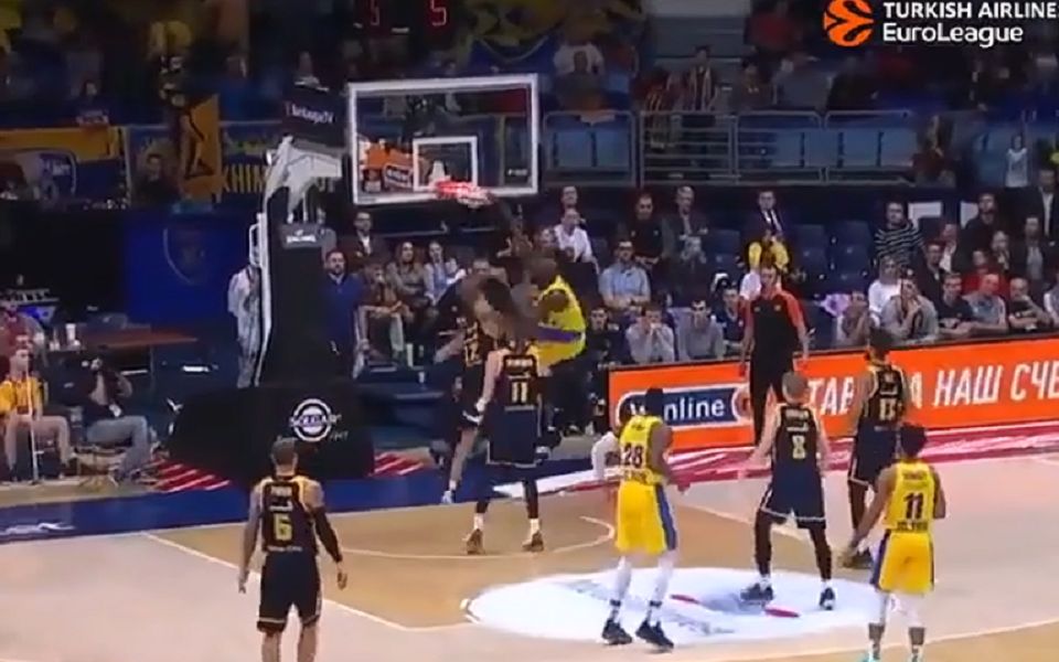 转折与突破！2025体坛回眸：NBA再披中国红 苏超引领新纪元欧洲篮球联赛中文网__赛程比分+球队资讯+盘口分析