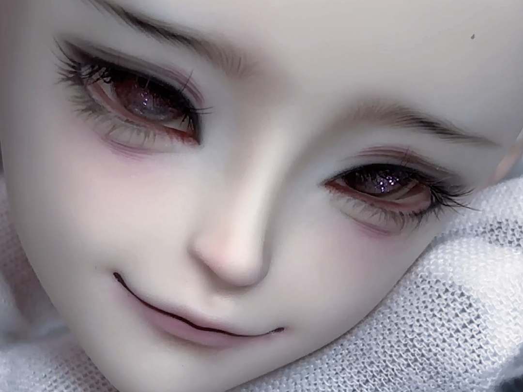 如果病娇这样看着你,那一定是