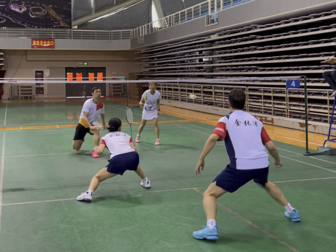 羽毛球混双比赛梦想中的男搭档