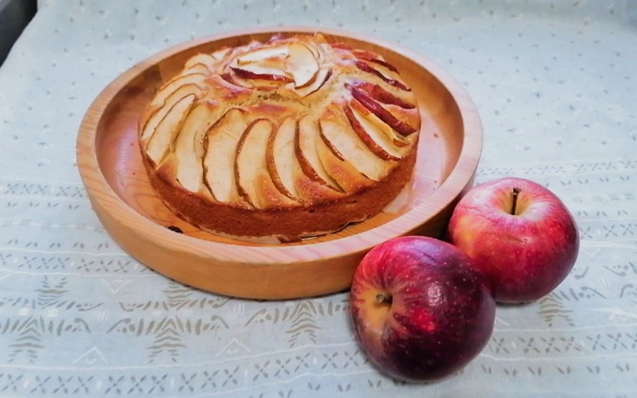 这个简单的苹果蛋糕会让您的家人印象深刻! (easy apple cake)